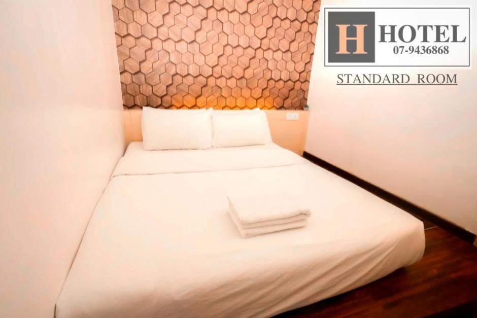 H Hotel Segamat Kültér fotó